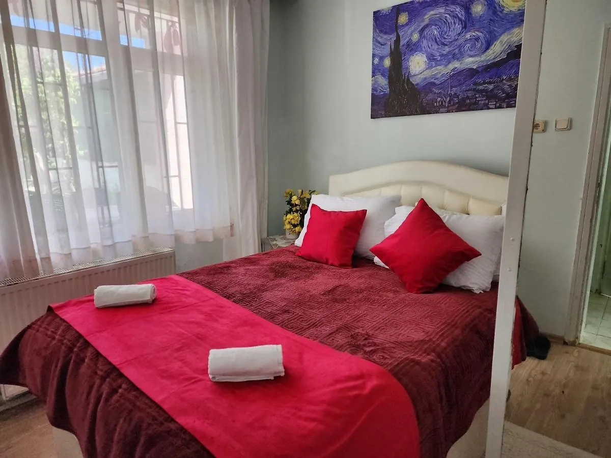 Two Bedroom Flat In The Garden At The Bosphorus Стамбул